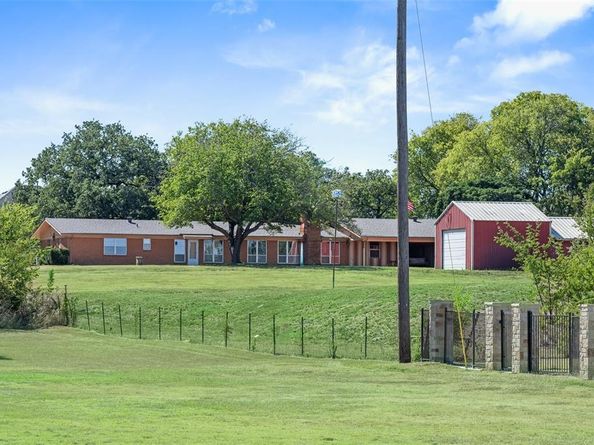 3055  Midway Road , Grapevine Texas 76092