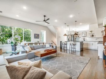 1901 N Carroll Avenue 