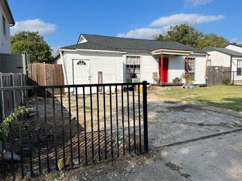 4423  Hopkins Avenue 