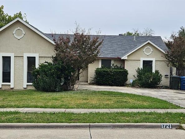 1721  Saint James  , Carrollton Texas 75007