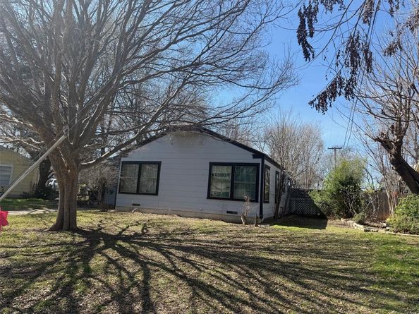 3950  Marks Place , Fort Worth Texas 76116