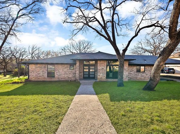 2814  Marquis Circle E, Arlington Texas 76016