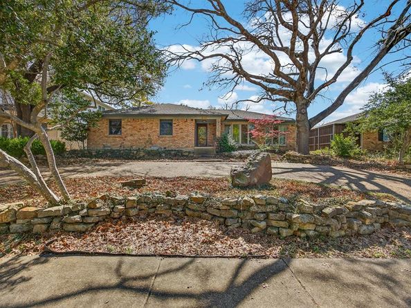 9846  Crestwick Drive , Dallas Texas 75238