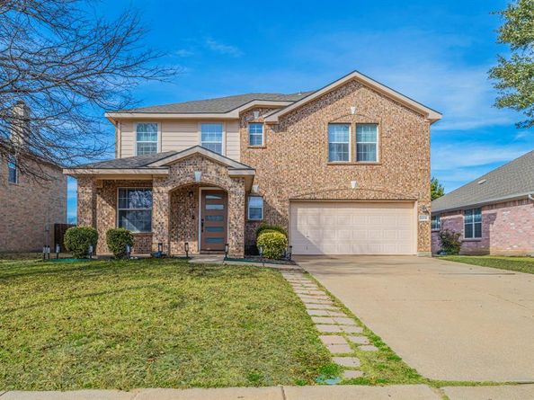2216  La Salle Trail , Grand Prairie Texas 75052