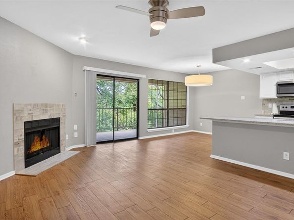 2505  Wedglea Drive  238, Dallas Texas 75211