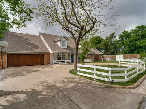 5609  tulane Avenue , River Oaks Texas 76114