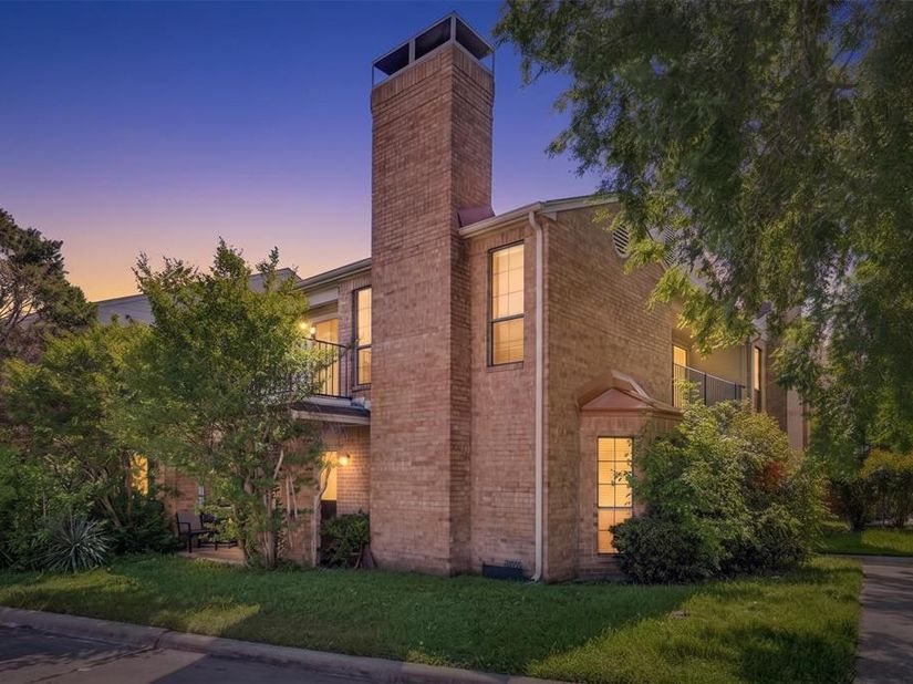 5902  Marvin Loving Drive  201, Garland Texas 75043