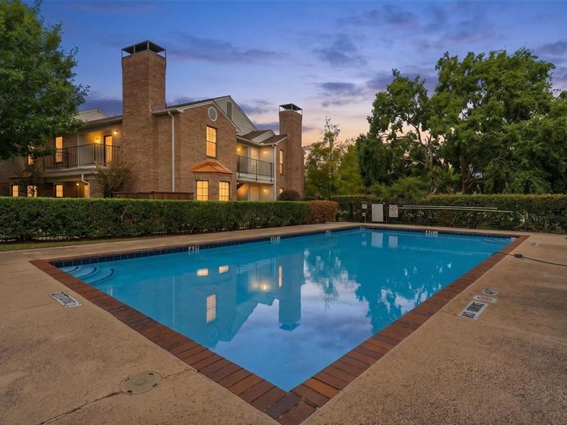 5902  Marvin Loving Drive  201, Garland Texas 75043