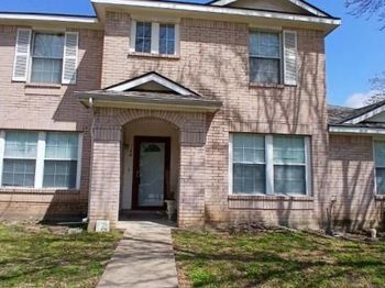 140  Rolling Hills Place 