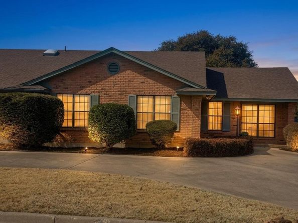 5116  Ledgestone Drive , Fort Worth Texas 76132