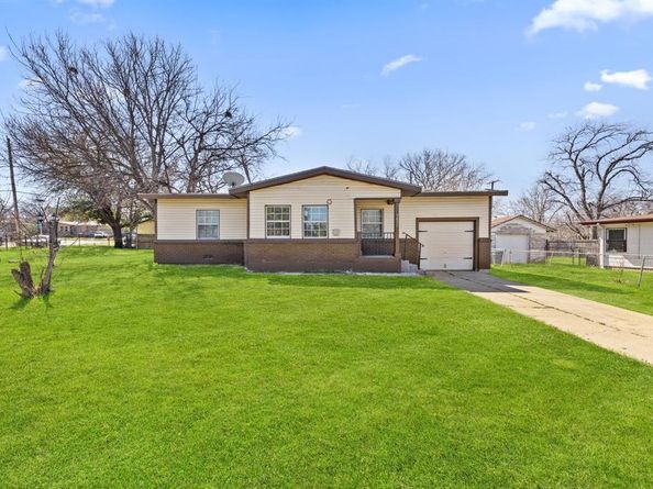 3432  Avenue C  , Fort Worth Texas 76105