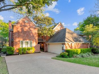 1810  Lakeshore Court 