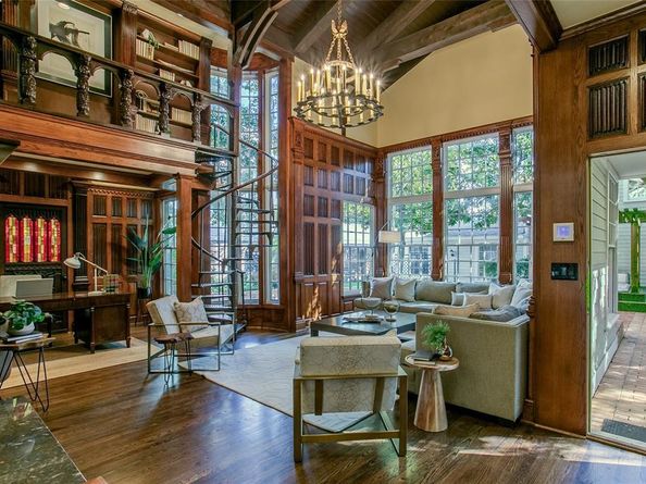 2916  Sale Street , Dallas Texas 75219