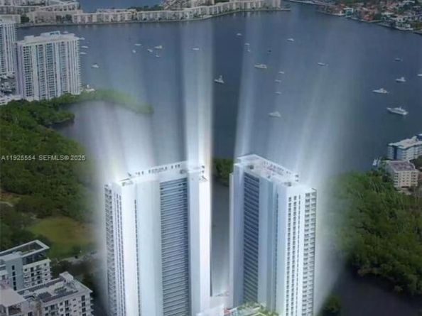 16385 Biscayne Blvd, North Miami Beach FL 33160