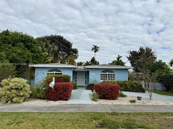 9825 SW 54th St, Miami FL 33165