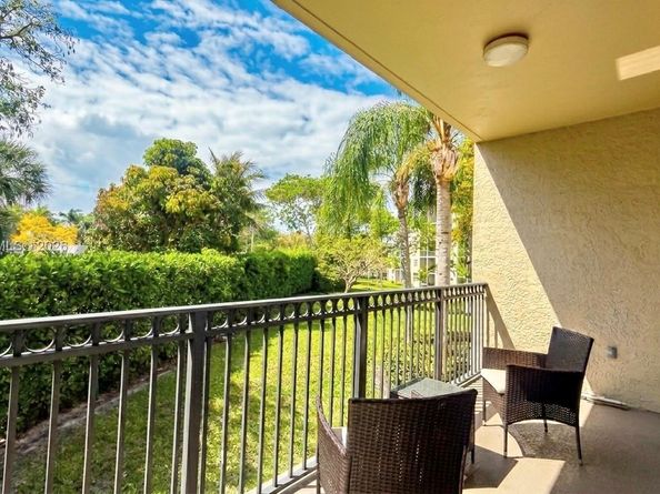 26 Royal Palm Way 201, Boca Raton FL 33432