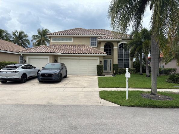 18265 NW 12th St, Pembroke Pines FL 33029