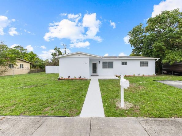 1011 NE 196th St, Miami FL 33179