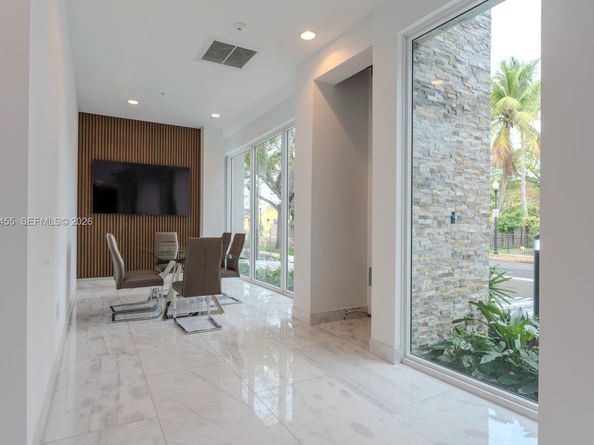 1850 Monroe St 410, Hollywood FL 33020