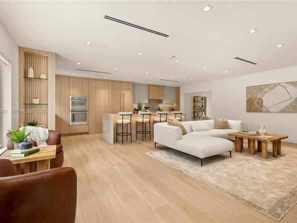 6011 Maynada St, Coral Gables FL 33146