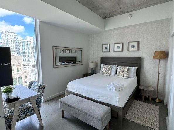 151 SE 1st St 2406, Miami FL 33131