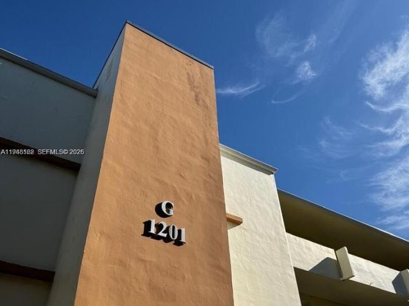 1201 NE 191st St G313, Miami FL 33179