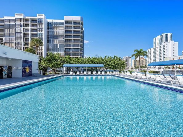 600 Parkview Dr 601, Hallandale Beach FL 33009