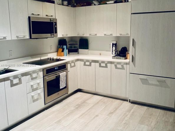 55 SW 9th St 2610, Miami FL 33130