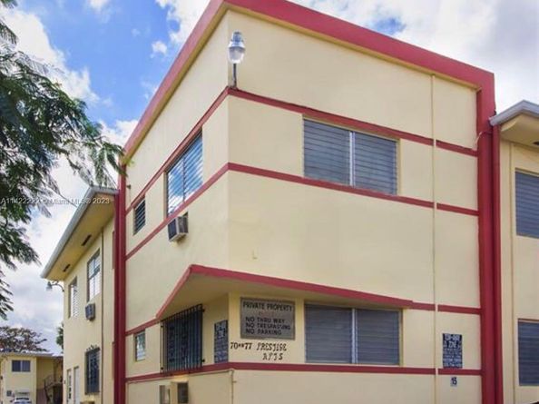 71 NW 76th St 16, Miami FL 33150