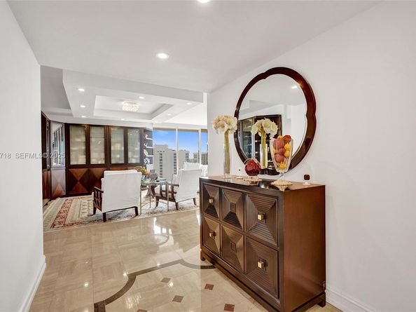 19355 Turnberry Way 26E, Aventura FL 33180