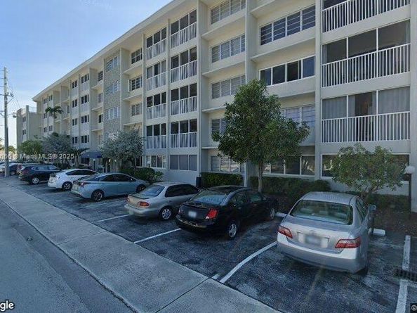 330 SE 2nd St 304F, Hallandale Beach FL 33009