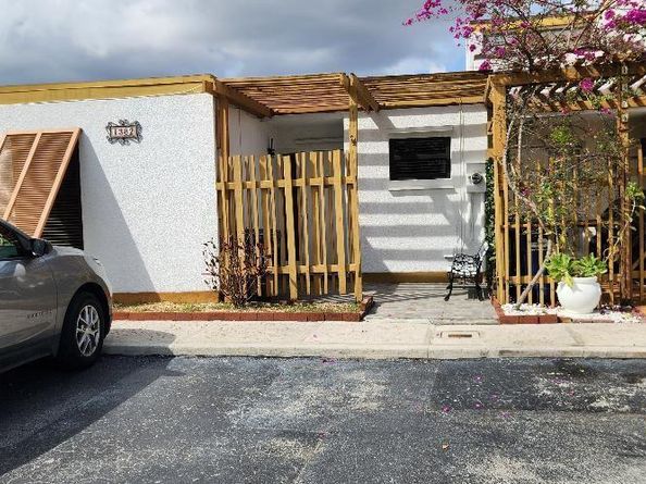 1382 SW 131st Place Cir E, Miami FL 33184