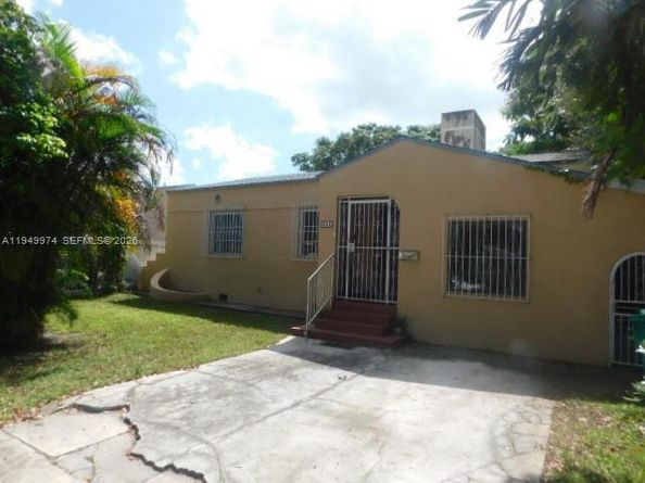 424 NE 72nd St, Miami FL 33138