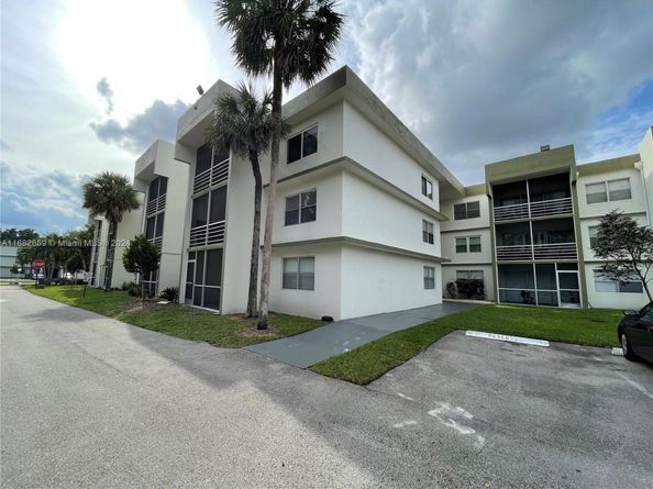 4255 N University Dr 201, Sunrise FL 33351