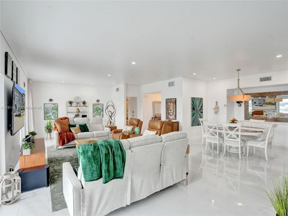 3800 Hillcrest Dr 1204, Hollywood FL 33021