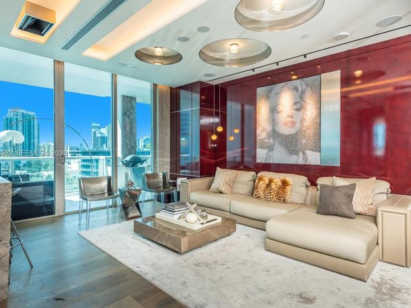 50 S Pointe Dr 905, Miami Beach FL 33139