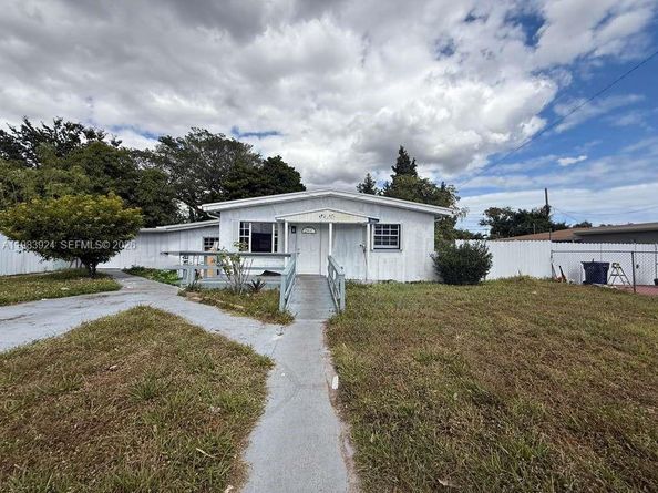 1541 NE 205th Ter, Miami FL 33179