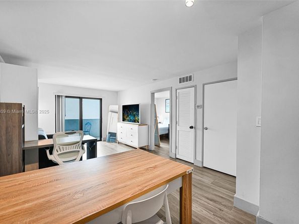 1418 Collins Ave 302, Miami Beach FL 33139