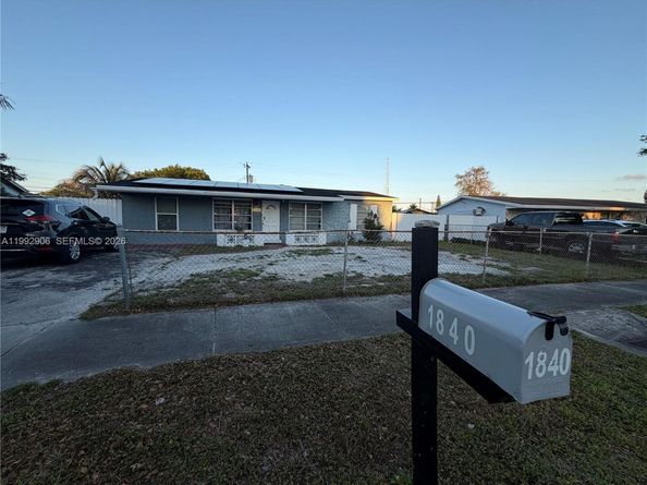 1840 NW 33rd Ter, Lauderhill FL 33311