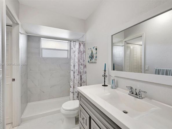 5002 NW 35th St 306, Lauderdale Lakes FL 33319