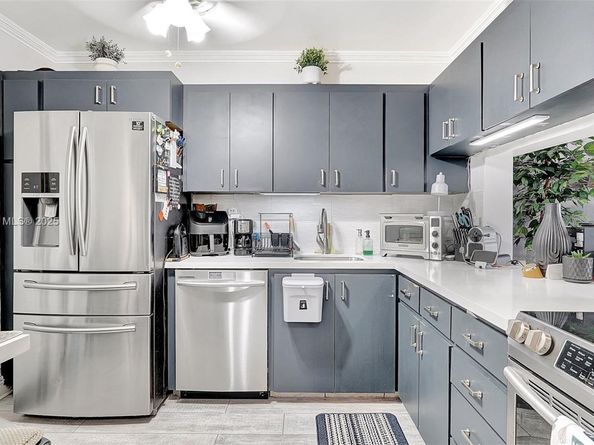 329 SE 3rd St 405S, Hallandale Beach FL 33009