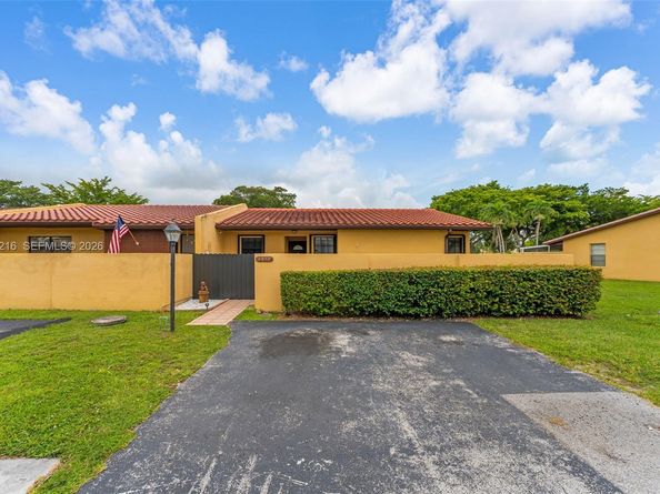 8612 SW 148th Pl, Miami FL 33193
