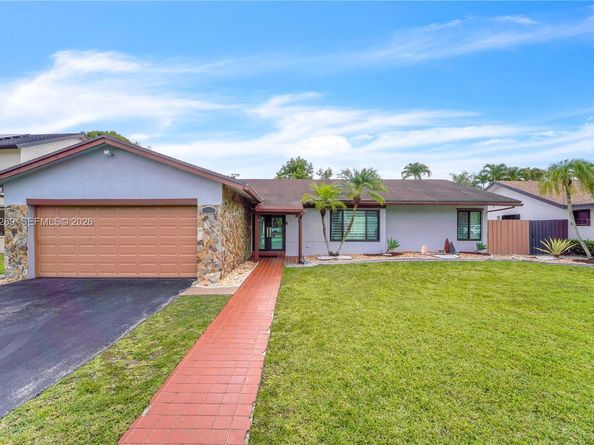 10615 SW 129th Ct, Miami FL 33186