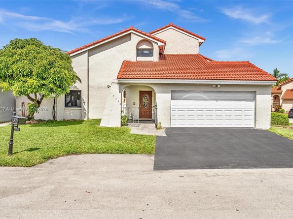 17532 NW 61st Ct N, Hialeah FL 33015