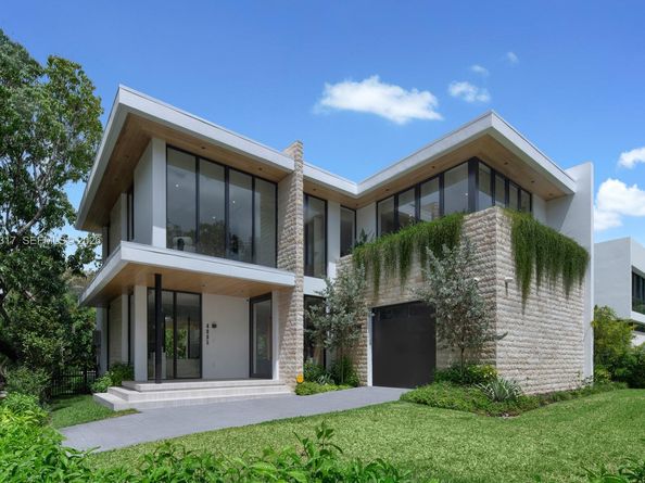 4095 Hardie Ave, Miami FL 33133