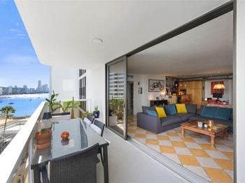9 Island Ave