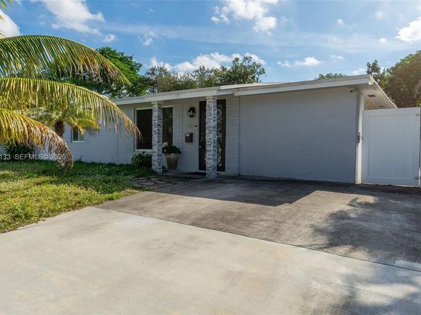 6634 Hope St, Hollywood FL 33024