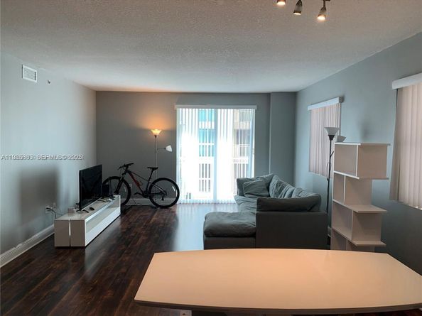 7275 SW 90th St C312, Miami FL 33156