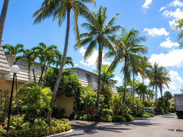 224 Sea View Dr 104, Key Biscayne FL 33149