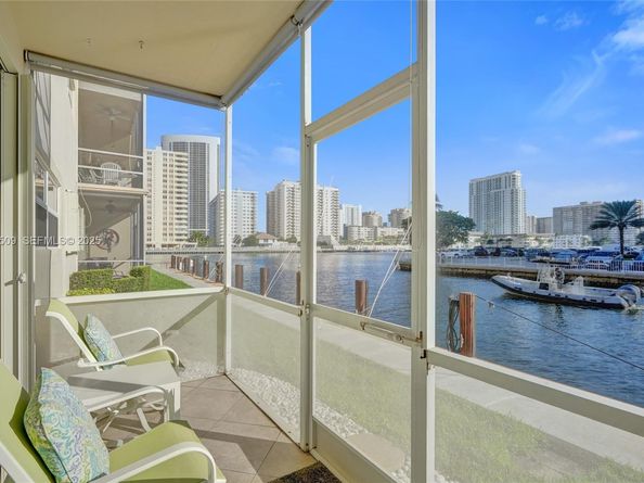 2600 Diana Dr 104, Hallandale Beach FL 33009